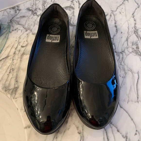 Fitflop Slip Ons 8.5 - Picture 1 of 11